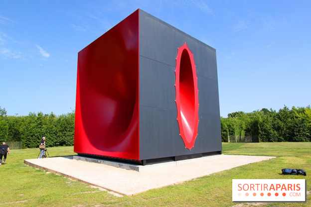 Sectional Body preparing for Monadic Singularity