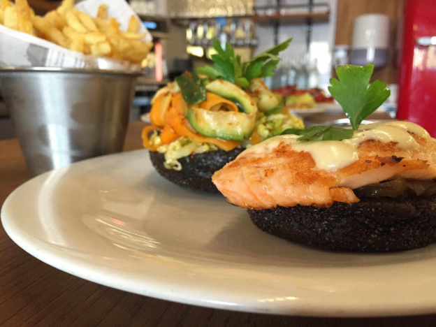 Moutarde Street Saint Michel