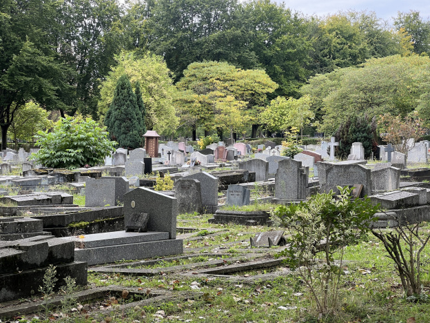 Ce cimetière de région parisienne est le plus grand de France... et ce n'est pas le Père Lachaise
