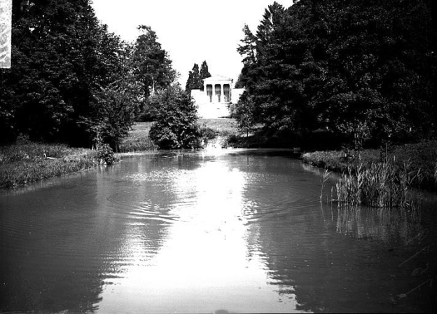 Ce temple est l'un des derniers vestiges d'un château disparu en région parisienne et il se visite !