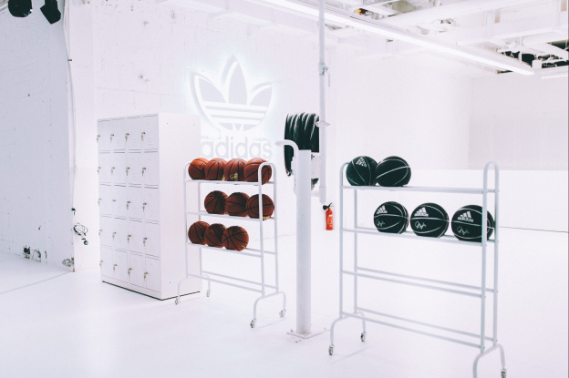  Carte Blanche par Adidas