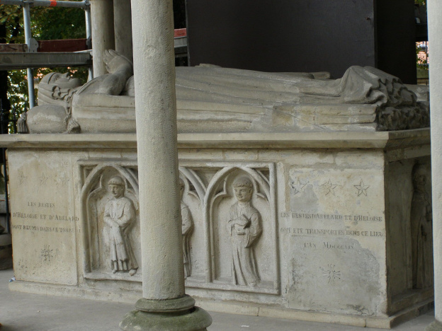 Le Saviez-Vous ? 4 anecdotes insolites sur le cimetière du Père Lachaise