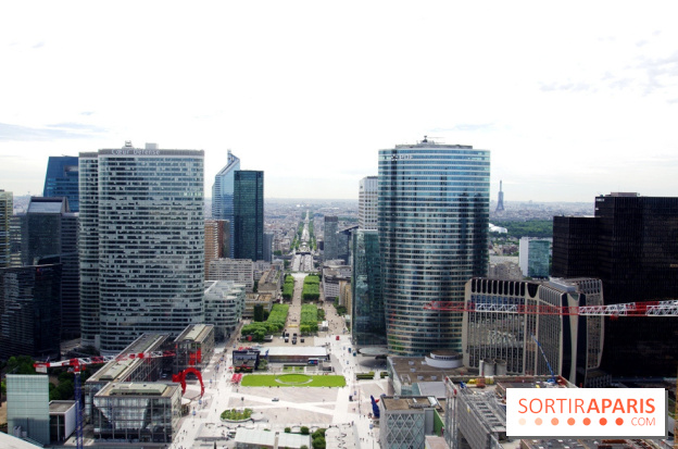 Réouverture du toit de la Grande Arche de La Défense