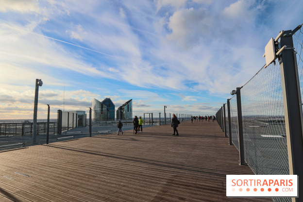 Réouverture du toit de la Grande Arche de La Défense