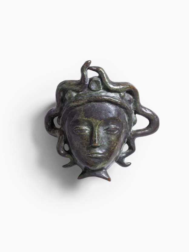 Important Design chez Sotheby’s Paris : l’exposition qui réunit Lalanne, Mucha et Giacometti