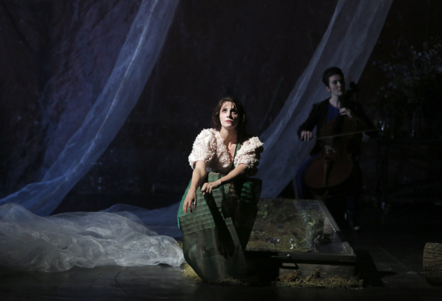 Traviata aux Bouffes du Nord : récit d'un spectacle saisissant