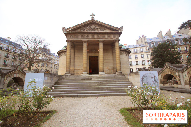 Un monde de plis à la chapelle Expiatoire