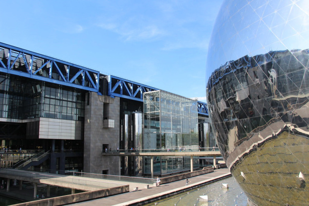 Le Ballon d'Or présenté à la Cité des Sciences
