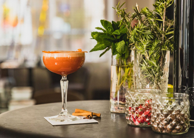 Le W Paris-Opéra lance Streetwear Yourself, une expérience food et fashion