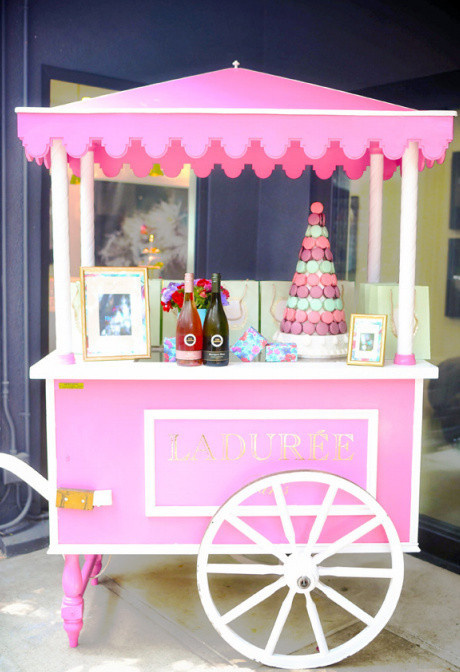 Ladurée présente Summer Pop, sa collection glacée estivale 