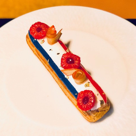 Le Fouquet's célèbre la victoire des Bleus avec l'Eclair des Champs-Elysées