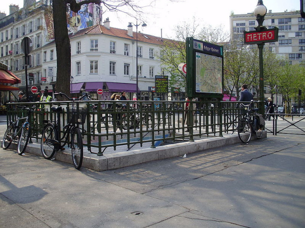 Guide des petites places cachées de Paris 