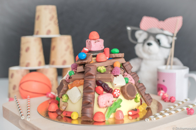 Smash Cake, des gâteaux "piñata" pour enfants à détruire !