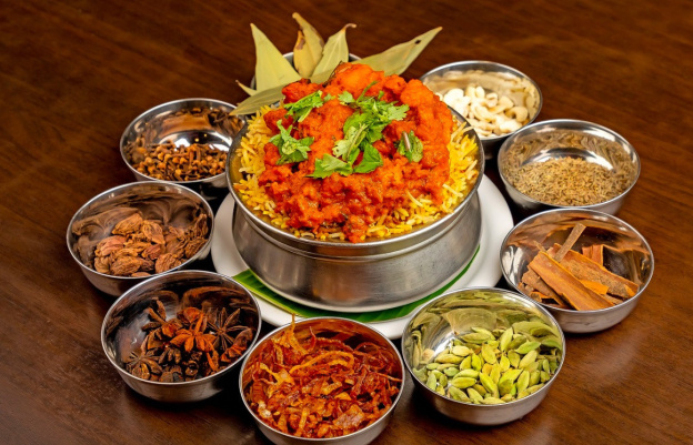 Que mange-t'on pour Diwali 2023 ? Les spécialités indiennes traditionnelles