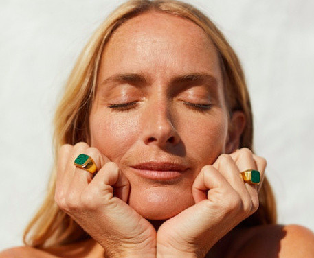 Bijoux plaqués or : la collection capsule de Mango pour ce printemps 2019