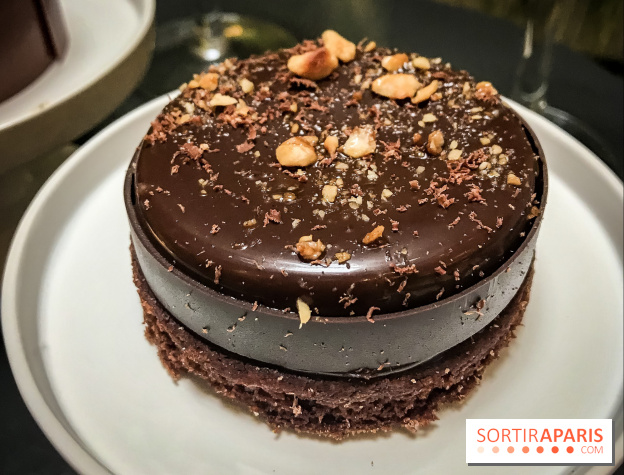 Tea-time Hotel Duo by Kevin Lacote