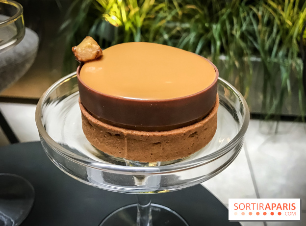 Tea-time Hotel Duo by Kevin Lacote