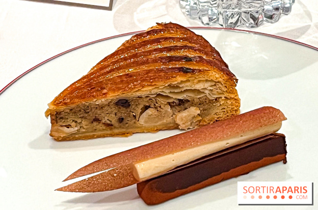 La Galette des Rois 2025 du Royal Monceau - Raffles Paris: une création haut de gamme poire-chocolat