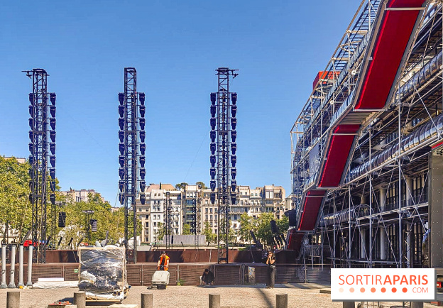 Paris : que se passe-t-il derrière les palissades qui barricadent la Place du Centre Pompidou ?