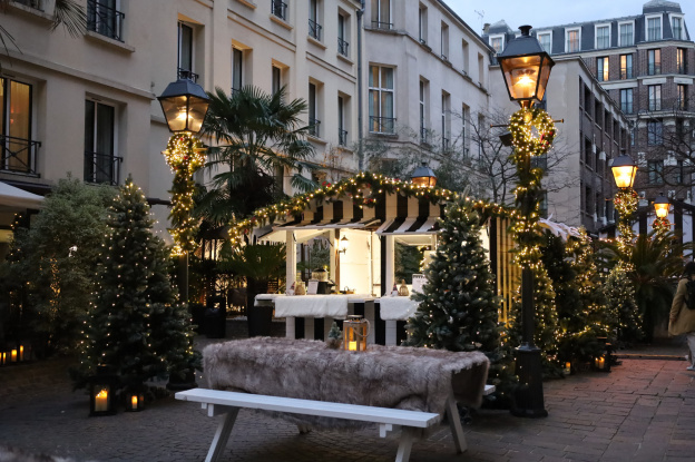 Noël 2025 à Paris : un Chalet à Gaufres s'installe dans le jardin de l'hôtel Les Jardins du Marais