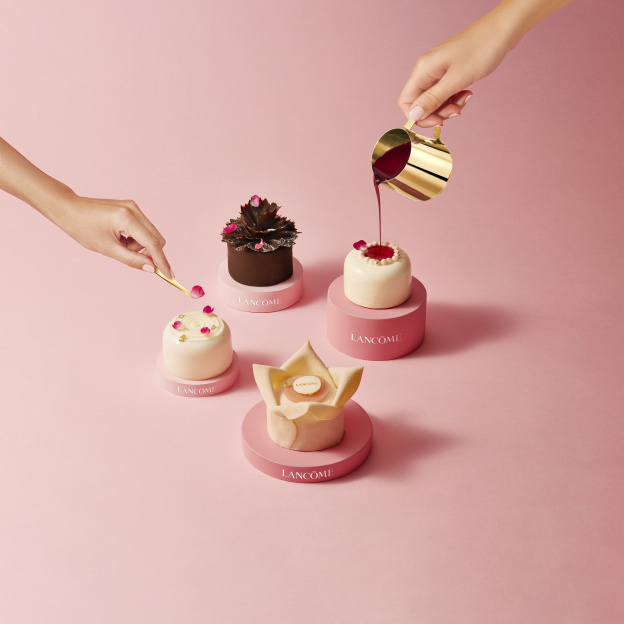 Café de la Rose Lancôme par Etienne Leroy, champion du monde de Pâtisserie, sur les Champs-Elysées