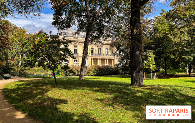 Jardin de l'Hôtel Salomon de Rothschild à Paris : un havre de verdure historique caché au cœur du 8e
