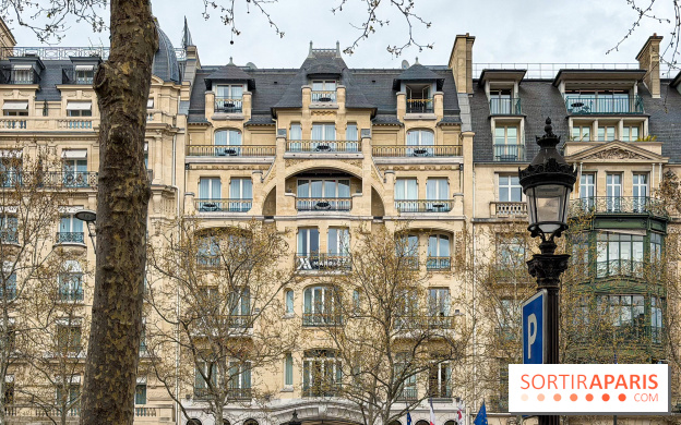 Cette célèbre maison de luxe est sur les Champs-Élysées depuis 1914 et sa première façade existe encore