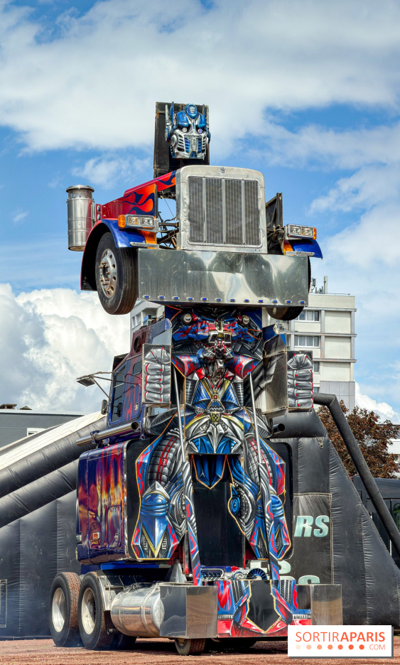 Insolite : un show de Monster Trucks, freestyle moto et Transformers débarque près de Paris