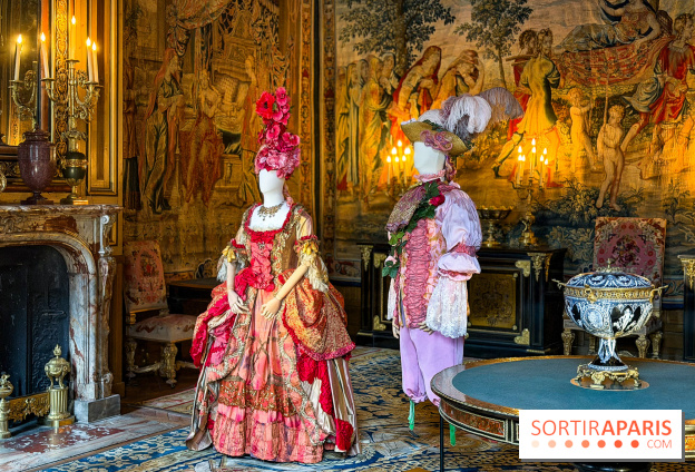 Une exposition de costumes de scène conçus par Christian Lacroix au château de Fontainebleau