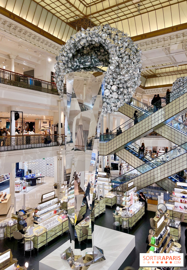 Sangam : l'installation monumentale de Subodh Gupta au Bon Marché Rive Gauche