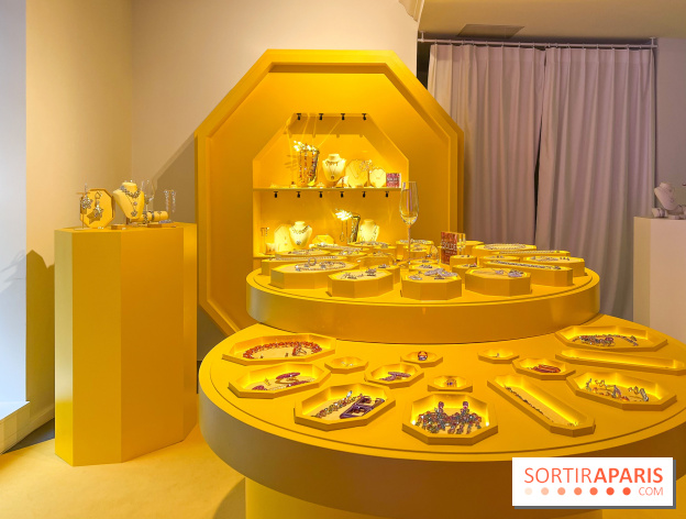 Découvrez le pop-up store immersif gravé Swarovski, dans le Marais