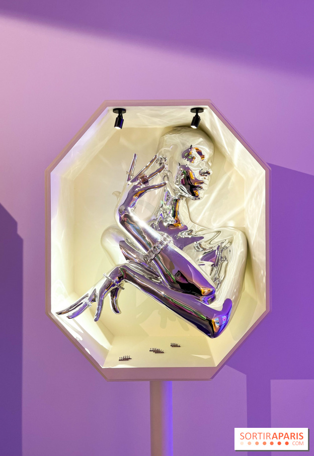 Découvrez le pop-up store immersif gravé Swarovski, dans le Marais