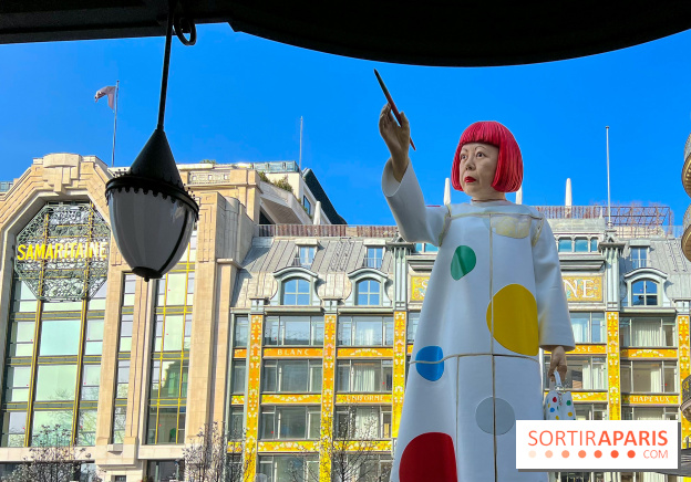 La gigantesque Yayoi Kusama devant le siège de Louis Vuitton, face à la Samaritaine
