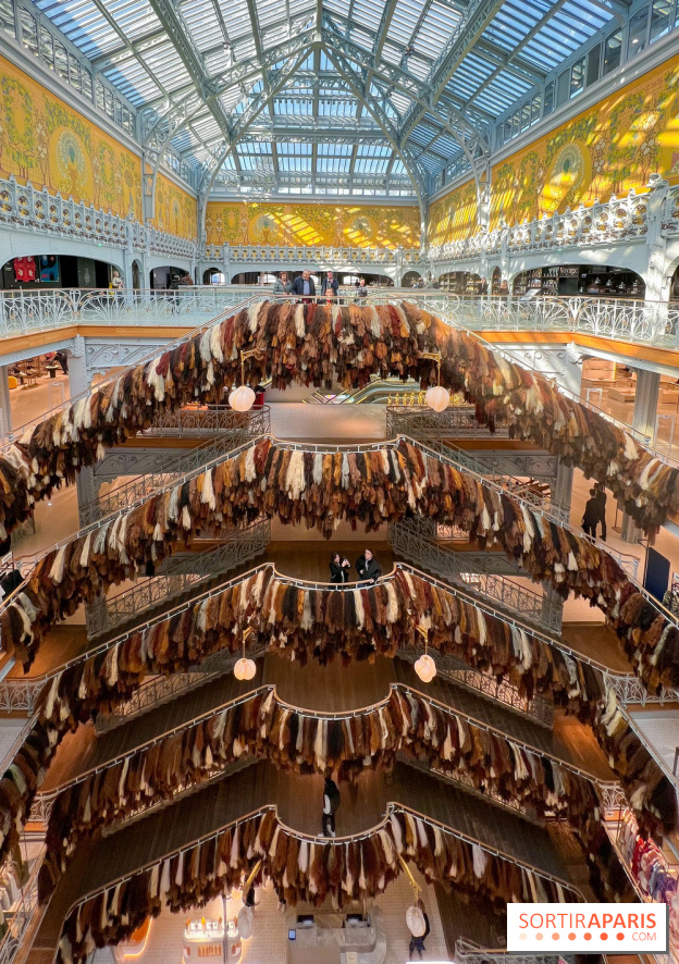Paris à Poil(s) : carte blanche à l'artiste Charlie Le Mindu qui recoiffe la Samaritaine
