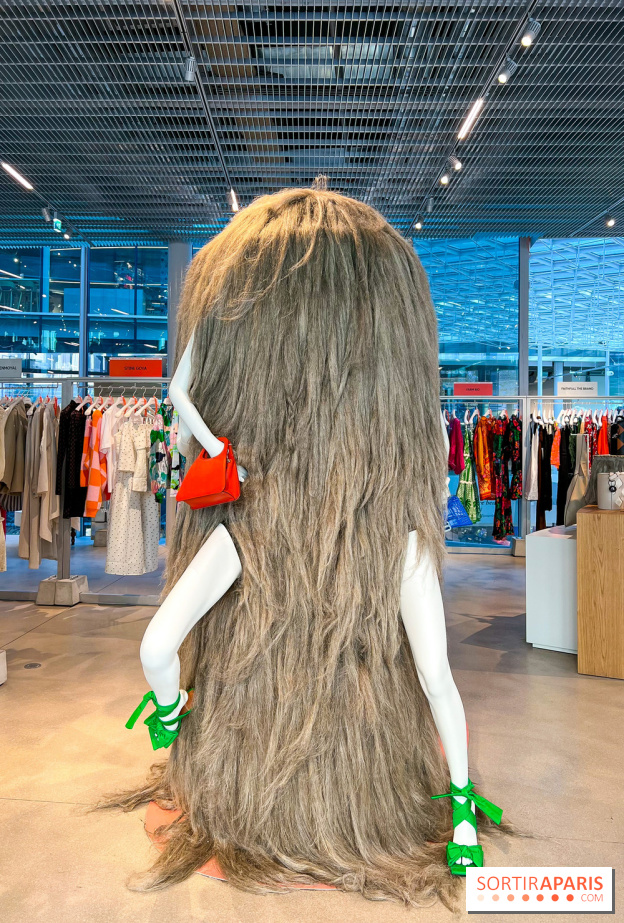 Paris à Poil(s) : carte blanche à l'artiste Charlie Le Mindu qui recoiffe la Samaritaine