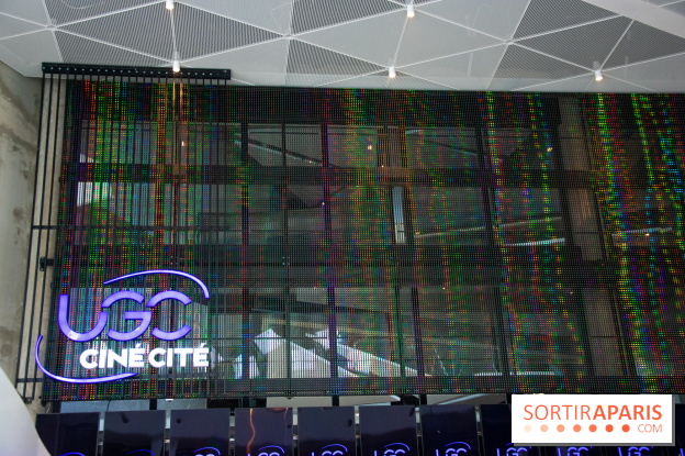 Claude Lévêque installe une œuvre à l'UGC Velizy