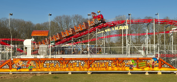 Au Paradis des Enfants à l'île de loisirs de St Quentin en Yvelines : le manège à 1€ !
