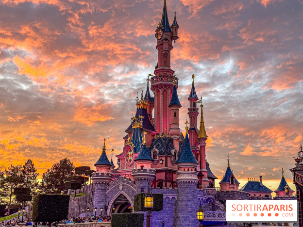 Visuels Disneyland Paris - château coucher de soleil