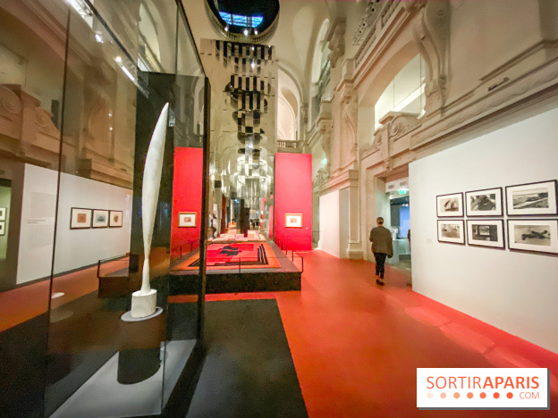 Album Photo : Yeshwant Rao Holkar II, Moderne Maharadjah au Musée des Arts Décoratifs