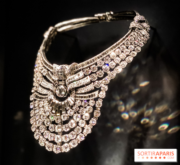 Photos Exposition Pierres Précieuses, du minéraux aux bijoux avec le Joaillier Van Cleef & Arpel diamand