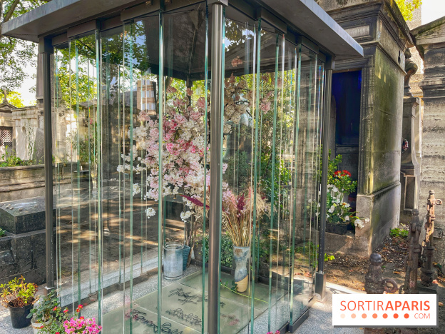 Cette tombe au Cimetière de Montmartre forme un petit arc-en-ciel au soleil, découvrez laquelle