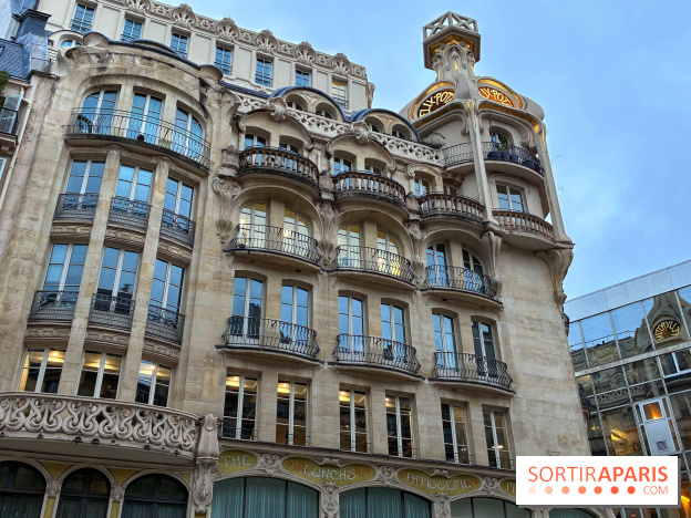 Que cache cette façade Art nouveau et ce toit en forme de bouchon de champagne ?