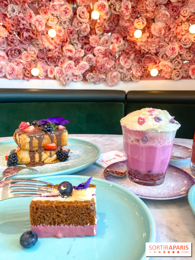 Elan café, le célèbre salon de thé rose aux Galeries Lafayette