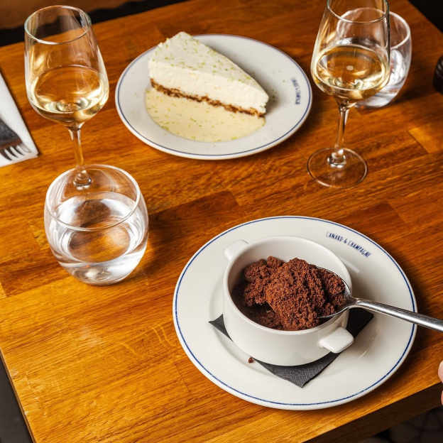 Les Français en raffolent : découvrez le restaurant 100 % canard à Paris