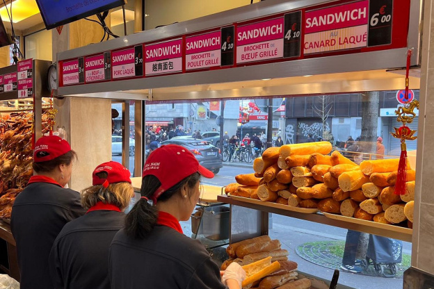 HOA NAM devient le QG du printemps avec ses banh mi et ses rouleaux frais