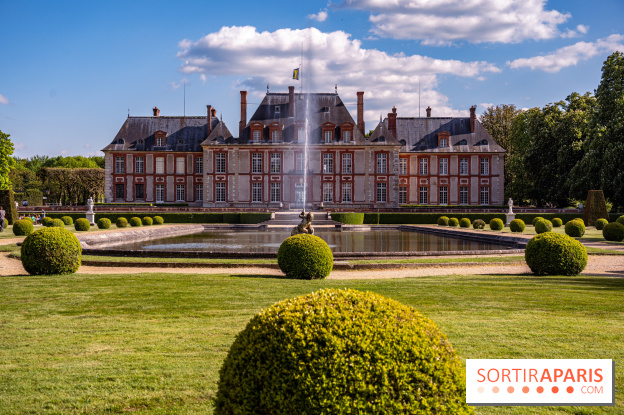 Le Château de Breteuil, ses jardins remarquables et contes de Perrault 