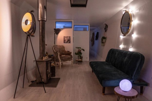 C'est la vie, la péniche amarrée à Asnières, pour un séjour romantique au fil de l'eau