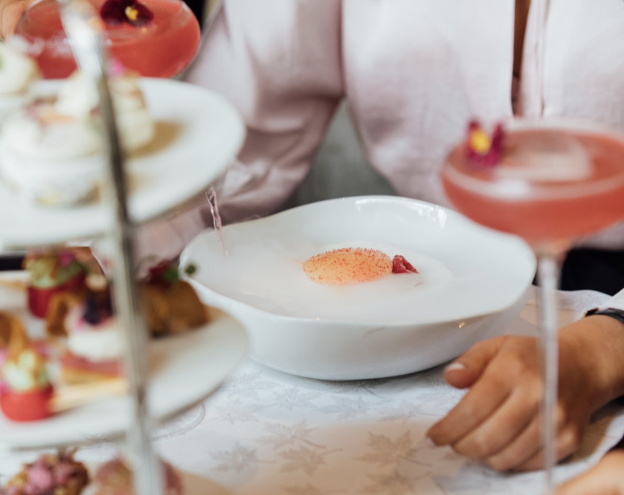 Le tea time octobre rose du Peninsula 2022 - Pink Afternoon Tea