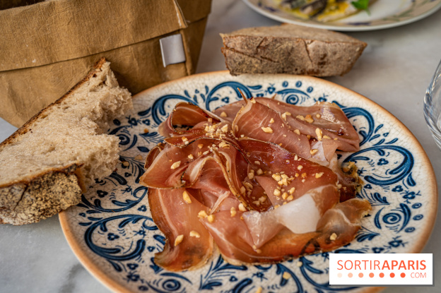 Bombarde restaurant méditerranéen et festif à Montmartre- speck
