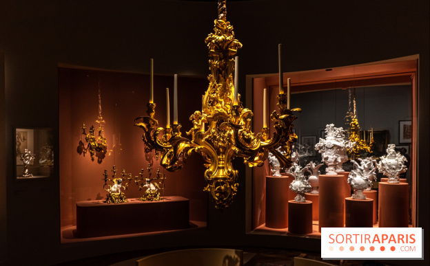 Exposition Louis XV au Château de Versailles - lustre à neuf bras de lumière - madame de pompadour - Jacques caffieri - rocaille
